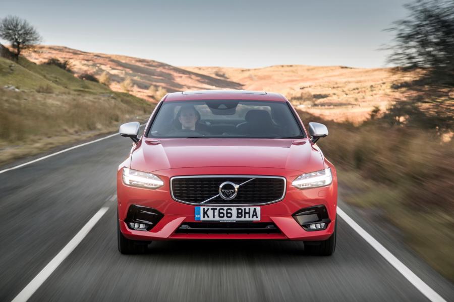  Volvo S90 D5 R-Design 2017 года  (UK) (фото 6 из 30)